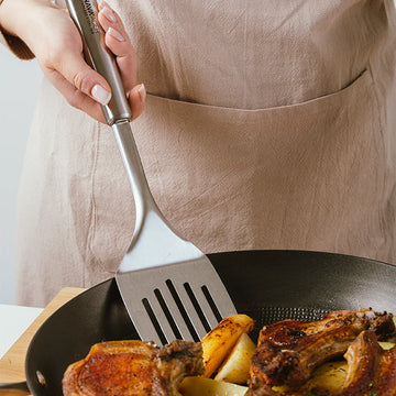 Nava - Acer Slotted serving spatula - 35cm