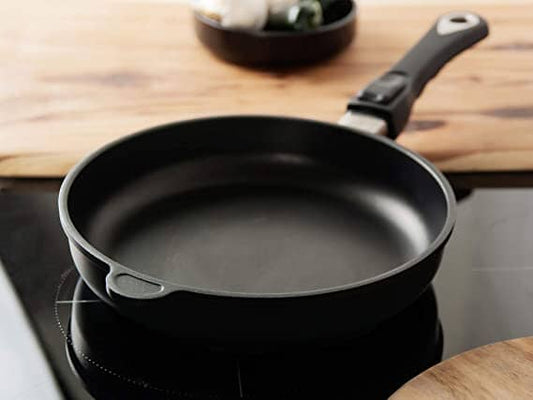 AMT - Frypan with Black Handle - Black - Cast Aluminum - 20cm