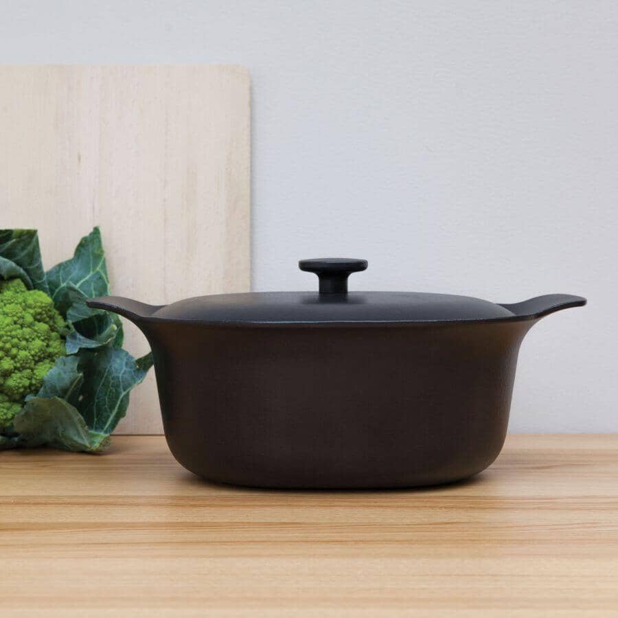 BergHOFF - Ron Black Oval Pot with Cover - Cast Iron - 5.20 Lit - 440001656
